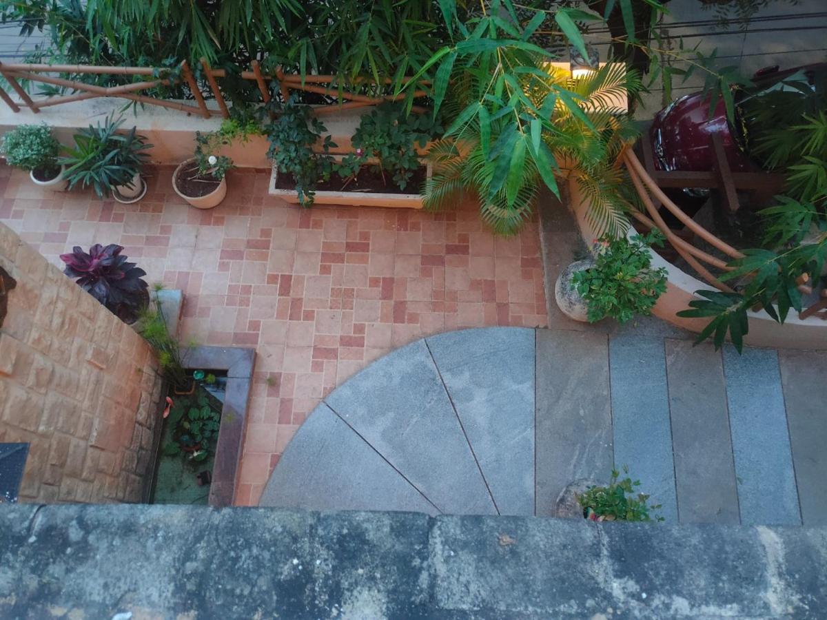 Nomads Nest Hyderabad Exterior foto