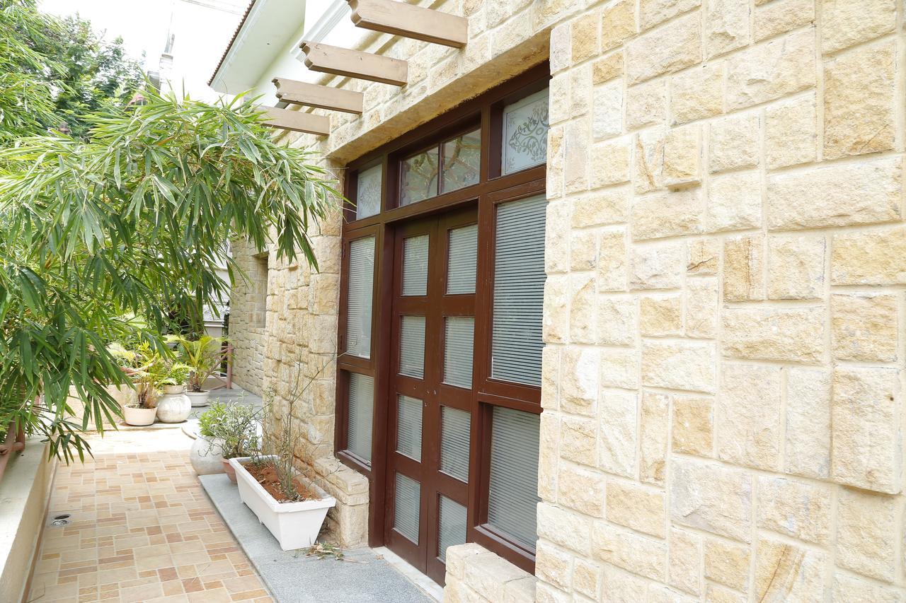 Nomads Nest Hyderabad Exterior foto