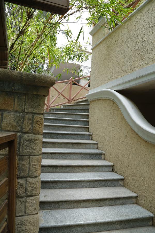 Nomads Nest Hyderabad Exterior foto